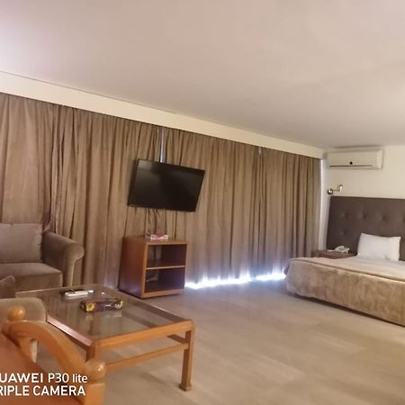 Charles Hotel Beirut Exterior foto